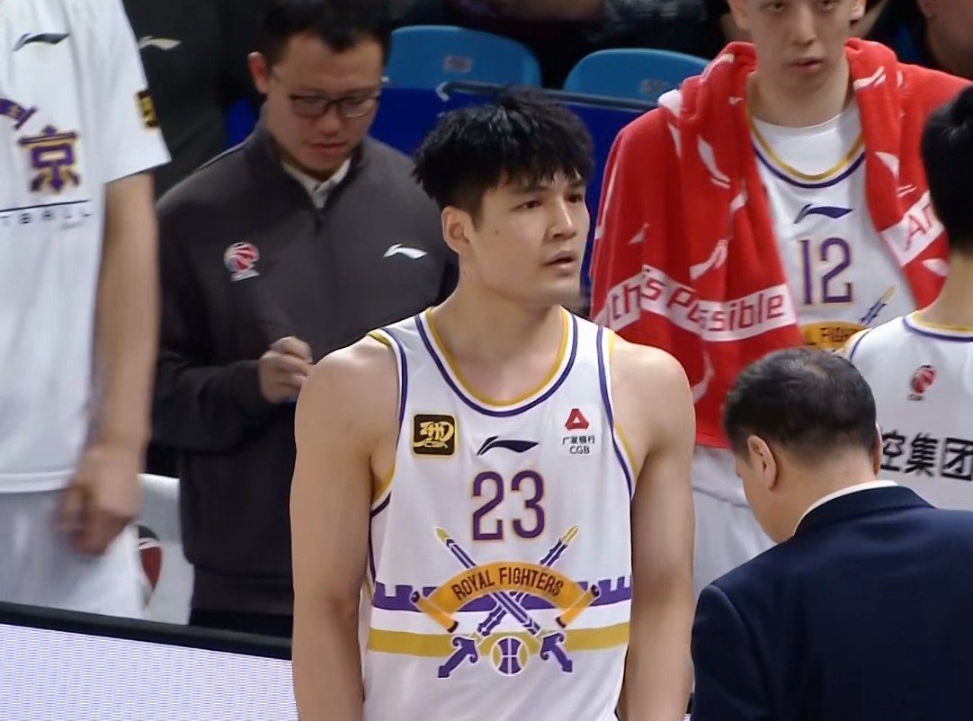 CBA名记：广东队350 万年薪签约陈国豪+送王少杰+高额转会费